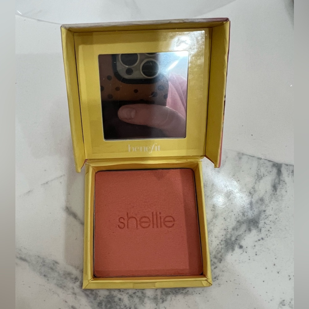 Benefit Cosmetics WANDERful World Silky-Soft Powder Blush in Shellie